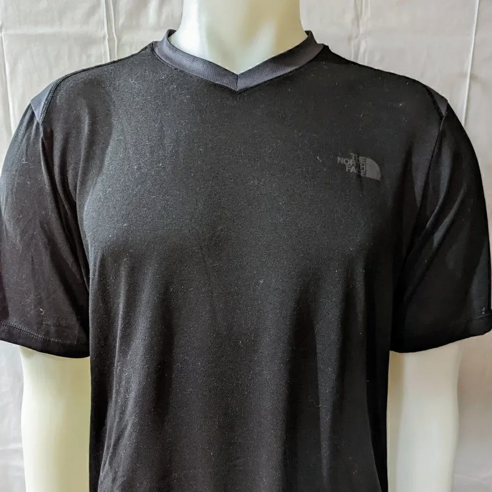 North Face V neck T shirt‎